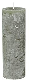 Chic Antique Macon rustikale Stumpenkerze versch.Farben und Größen Kerze Antik NEU Altarkerze Stumpenkerze 100 % Paraffin Lange Brenndauer (Olive, 20 x 7 cm)