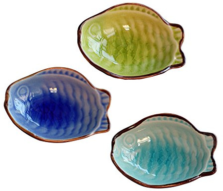WAIT FLY Cute Fish Shaped Ceramics Seasoning Dishes/Tea Bag Holders/Ketchup Saucer/Appetizer Plates/Vinegar Spice Salad Soy Sushi Wasabi Seasoning Dipping Bowls, Set of 3
