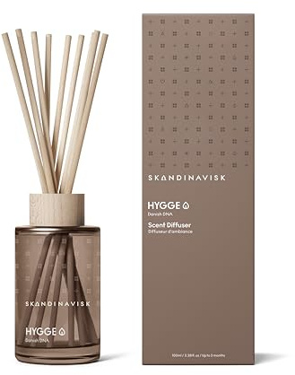 Skandinavisk Hygge Duftstäbchen Diffusor mit 8 Stäbchen; Duftnoten: Schwarzer Tee und Minzblätter, getrocknete Äpfel und EIN Hauch von Zimt, 100 ml.