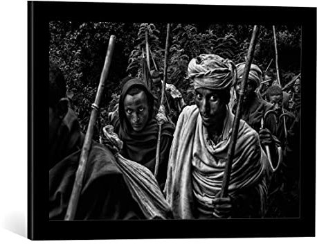 kunst für alle Bild mit Bilder-Rahmen: Joxe Inazio Kuesta Garmendia Bauern zurück von der Arbeit-I Äthiopien - dekorativer Kunstdruck, hochwertig gerahmt, 60x40 cm, Schwarz matt