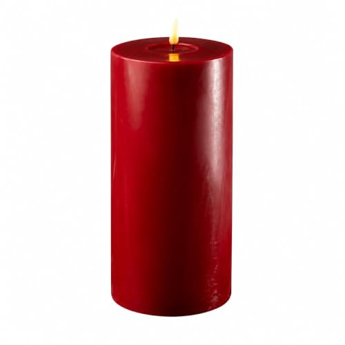 ReWu LED Kerze Deluxe Homeart, Indoor LED-Kerze aus Echtwachs mit Realistischer Flamme auf einem Echtwachsspiegel, Warmweißes Licht, Bordeaux, 10 x 20 cm