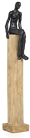 Moritz Skulptur Mann auf Stamm ca. 66 cm – Holz modern sitzend Deko Figur | Massiver Naturstamm mit dunkler Sitzfigur, jedes Stueck ein handgefertigtes Unikat, moderner Blickfang und Geschenkidee