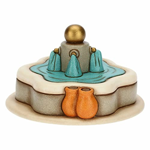 THUN - Presepe 2022 - Statuina Presepe Fontana in Ceramica Decorata a Mano - Linea Presepe Classico - 12x12x7 cm h