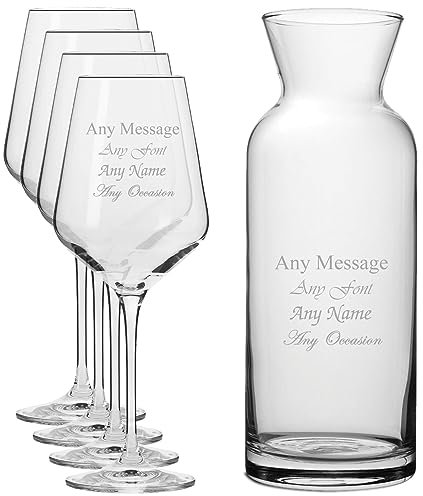 Lot de 4 verres à vin et carafe de village gravés personnalisables, personnalisables avec n'importe quel message pour toute occasion, stylisez à partir d'une variété de polices, boîtes cadeaux