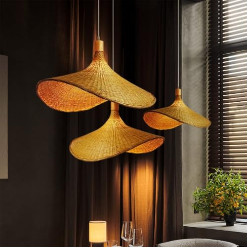 NOCHX Style Rétro Bambou Tissé Lampe Suspendue Salle De Thé Rattan Fait À La Main Tissé Lustre Style Sud-est Asiatique Luminaire Paille Chapeau Pendentif Lampe Escalier Bambou Art Lumière(3 heads)