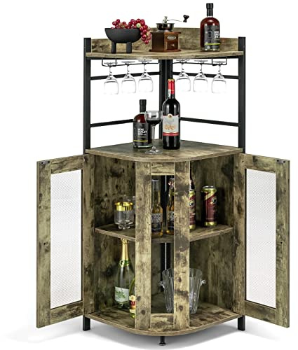 GOPLUS Armario de bar con soporte de cristal, armario de esquina con 2 puertas, armario de vino con estante ajustable, armario de cocina para cocina y comedor (marrón industrial)