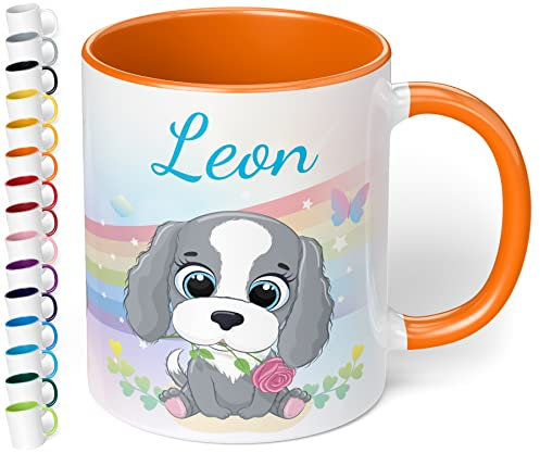 Kinder-Tasse mit Namen „Hund mit Regenbogen-Motiv“ – personalisierte Tasse für Jungen und Mädchen - rundum bedruckt – schönes Geschenk zu Weihnachten, Geburtstag (Orange)