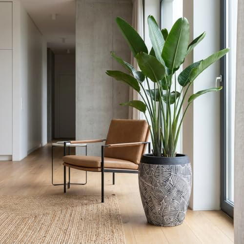 NATINDESIGN Bodenvase Groß Schwarz Weiß Blattmuster 48cm Ø27-34cm | XL Vase Rund mit Loch für In- und Outdoor | Fiberglas Pflanzvase Hoch Bodenvasen XL | Außen Innen Vasen Groß Pflanzkübel
