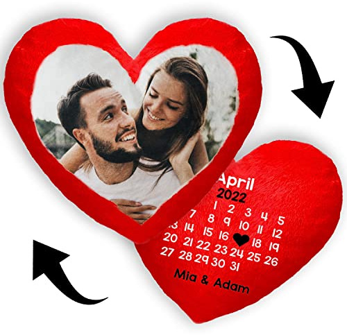 Ferocity Oreiller en Forme de Coeur Rouge personnalisé Cadeau avec Votre Photo et Calendrier (35 x 40 cm) + QR Code Imprimer l'image Cadeau pour Toute Occasion (avec Rembourrage) Oreiller Rouge [091]