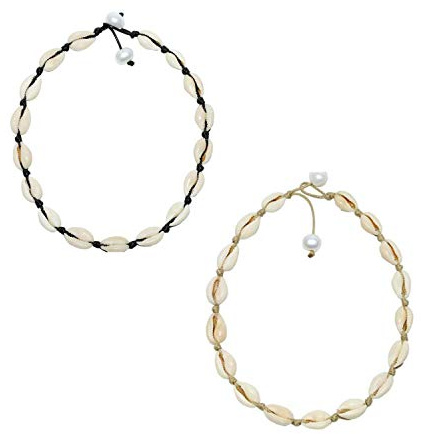 CAREOR Natürliche Shell Choker Halskette Muschel Halskette Einstellbare Puka Shell Halskette Armbänder Set Hawaiian Schmuck für für frauen Männer Mädchen Damen (schwarz + weiß)