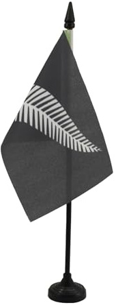 AZ FLAG Drapeau de Table Nouvelle-Zélande All Black 15x10 cm | Usage intérieur Drapeau de bureau néo-zélandais New Zealand Fern Black with inscriptions finition cousue et bords renforcés