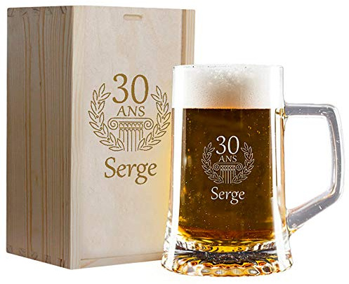 My original gift Cadeau d'anniversaire personnalisé: Chope à bière gravée avec son prénom et son nombre d'années dans un coffret en bois également gravé