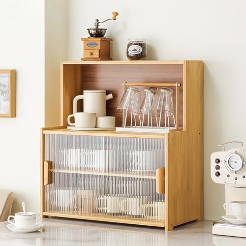 SanBouSi Kleines Bambus Sideboard Küche für Arbeitsplatte, Buffet Schrank Küche Küchenschrank mit Schiebetüren Verstellbaren Ablagen für Gewürzgläser, Küchenutensilien, Tassen, Requisiten (Holzfarbe)