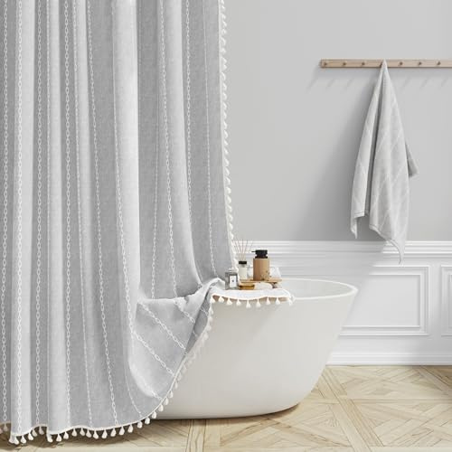 BTTN 182 x 200 cm Langes Duschvorhang, Boho Farmhouse Schwerer Stoff mit gestreiftem rustikalem Design und Quasten, Bohemian Vintage Wasserdichter Gewichteter Duschvorhang mit 12 Haken, Grau