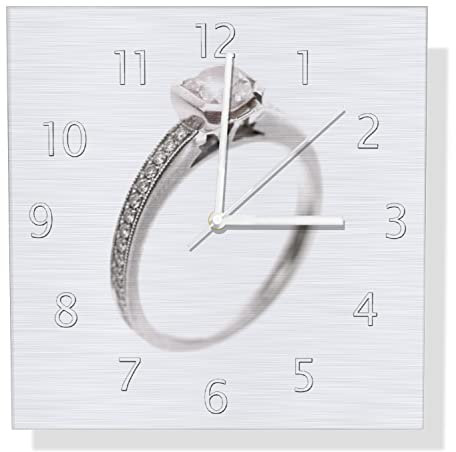 Wallario Design Wanduhr Silberner Verlobungsring in Nahaufnahme mit Fokussierung aus Aluverbund, Alu-Uhr Größe 30 x 30 cm, weiße Zeiger mit Metalloptik
