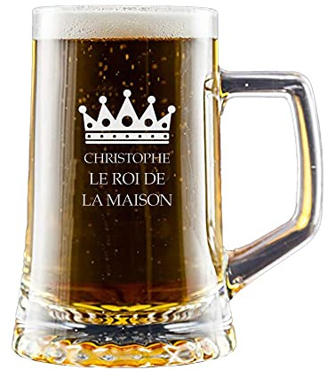 Cadeau original pour homme: chope de bière en verre pour «le roi de la maison». Personnalisable avec le prénom, la date d'anniversaire ou de la fête des pères