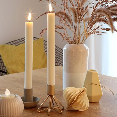 hellum LED Stabkerzen 2 Stück creme, Timer & Fernbedienung für Esstisch | LED Stabkerzen flackernde Flamme, Echtwachs, Kerzen batteriebetrieben, geriffelt, für Wohnzimmer, Hochzeit 24,5x2,2cm 151831