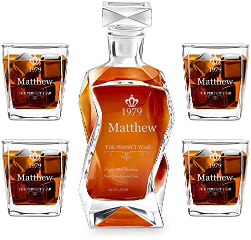 Maverton Classic Bourbon Whiskey Decanter Capitol Set of 4/6 Glasses - You can Personalise Tumblers as Gift - 700 ml Universal Carafe - Gift for Couple - Christmas Gifts - Good Vintage