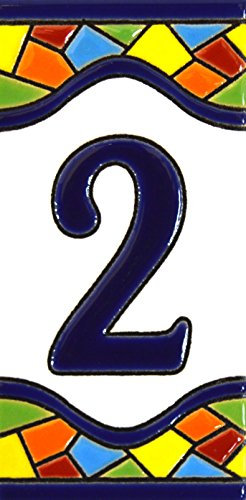 Numéro maison. Écriteaux avec numéros et lettres. Carreaux de céramique polychromée, peints à la main dans technique corde sèche (cuerda seca) pour plaques avec numéros, noms, directions et signalisation. Un texte personnalisable. Dessin MOSAICO MEDIANO 10,9 cm x 5,4 cm. (NUMÉRO DEUX 2)