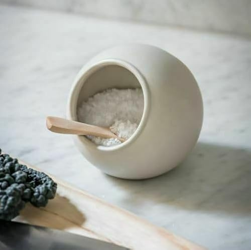 Round Salt Cellar with Wooden Spoon, Ceramic White Salt Cellar Pig Jar, Kitchen Storage Pot, Foodies Gift