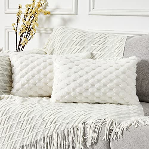 Yaertun 2er Set superweiche Plüsch Kissenbezüge Kunstpelz Kissenhüllen Dekorative Sofakissen Dekokissen Weicher Zierkissenbezug für Sofa Couch Bett Wohnzimmer 30 x 50 cm weiß