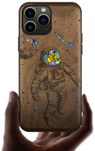 Carveit Coque Compatible avec iPhone 11 Pro Étui en Bois Cover [Gravure en Bois et Incrustation de Coquille] Œuvre d'art Unique Case pour 11 Pro Coque Premium (Noyer-Vagabond Cosmique)