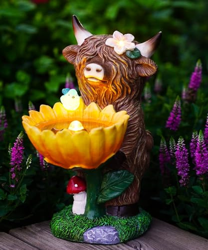 Goodeco Solarbetriebene stehende Hochlandkuh Gartenfigur mit Vogeltränke, gebogenes Kalb auf Grasbasis, einzigartiges Geschenk für Vogelliebhaber, Mutter, Bauerngarten & Terrassen-Enthusiasten, Braun