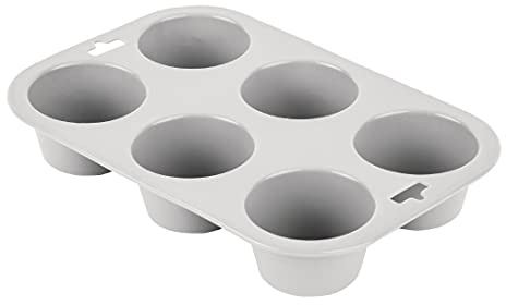 Vogue Silicone High Heat Flexible Muffin Tray (6 Cup) | Delivers reliable everyday performance in busy commercial kitchens, ensuring effortless food release after baking.