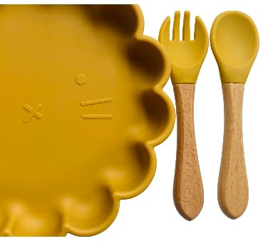 Ensemble repas pour enfants personnalisé avec couverts assortis, dans une teinte apaisante de jaune, éveillant le plaisir des repas et encourageant l'autonomie des tout-petits.