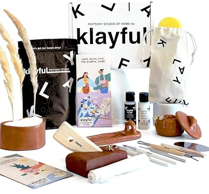 KLAYFUL-Töpferset für Anfänger | Lufttrocknendes DIY Set für Erwachsene | 3kg of ton,Werkzeuge,Acrylfarben,Pinsel, Dichtmittel,Anleitung (1,5 kg Ton Terrakotta – Ohne Farben)