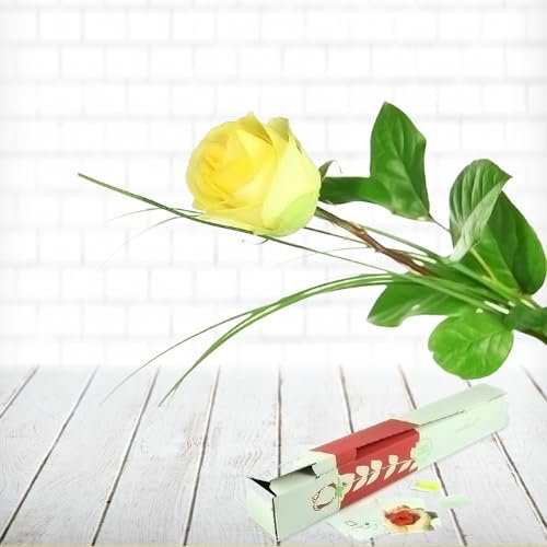 Einzelne gelbe Rose - Mit Gräsern dekoriert - Inklusive gratis Grußkarte