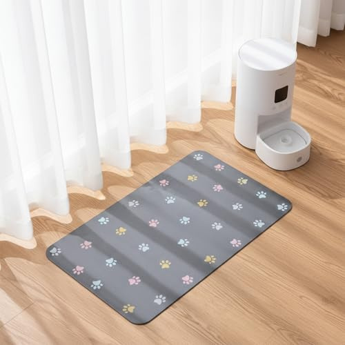 Solday Napfunterlage Futtermatte Hund Katze 50x30 cm Rubber-Backed Hellgrau | Schnell saugfähig, rollbar & zuschneidbar, rutschfeste Gummiunterseite, Pfotendruck-Design, für Futternapf & Futterautomaten