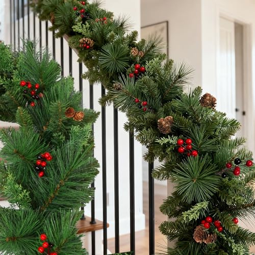 Künstliche Weihnachtsgirlande 270 cm mit Tannenzapfen und Stechpalme Ilex Beeren Girlande Tannengirlande Weihnachtsdekoration