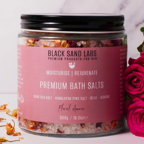 Black Sand Labs Premium badsalt för henne, lyxig blandning av döda havet och rosa salt, rosenblad och jasmin som återfuktar och föryngrar huden, lyxiga badsalter för kvinnor (blommig amour)