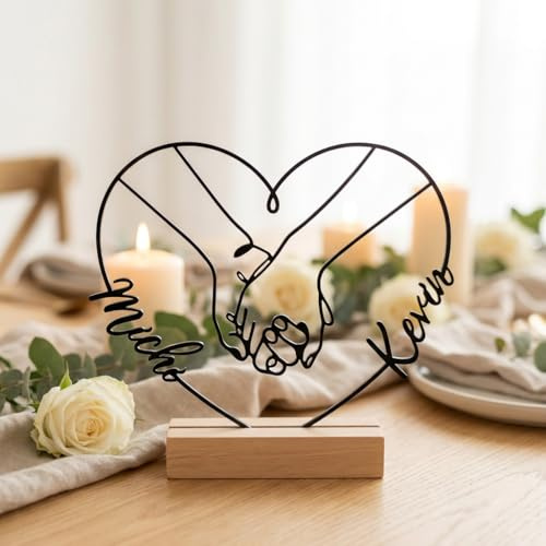 Hochzeitsgeschenk personalisierte Acrylglas Deko mit Namen – Hände Motiv – 15x20 cm – Lasergeschnitten – Schwarz oder Weiß – Holzsockel – Geschenk zur Hochzeit, Jahrestag & Valentinstag (Typ4) AC