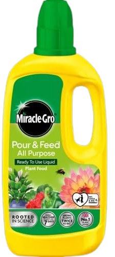 Miracle-Gro Pour & Feed Ready to Use Liquid Plant Food 1L – All Purpose Fertiliser for Indoor & Outdoor Plants – NPK 7-3-5 with Trace Elements – Feeds for Up to 2 Weeks