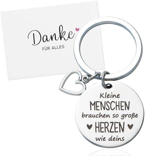 BETESSIN Abschiedsgeschenk Erzieherin - Kleine Menschen brauchen so große Herzen wie deins Schlüsselanhänger mit Karte und Umschlag - Geschenk für Erzieher zum Abschied Kita