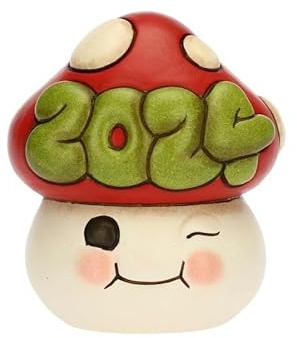 THUN - Fungo Ronnie Buon Anno 2024 in Ceramica Decorata a Mano, Addobbo Natalizio e Capodanno, Idea Regalo, 6.6x5.6x7.5 cm