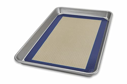 USA Pan Bakeware Nonstick Jelly Roll Pan and Silicone Mat Set