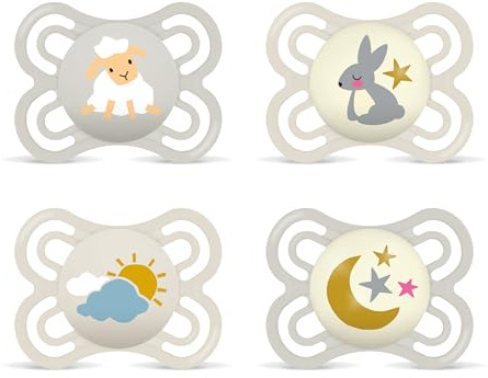 MAM Perfect Day & Night Schnuller | 0-6 Monate | Schnuller für Neugeborene | 94% Akzeptanz | Babyschnuller beugt Zahnfehlstellungen vor | SkinSoft Silikon | Schaf/Hase/Mond | 4 Stück