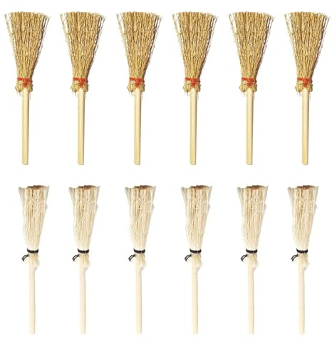 VYNZOR 12 Mini Escobas de Bruja – Accesorios para Decoraciones Halloween, 10 cm, para Disfraces y DIY, 6 Escobas Naturales y 6 Blancas