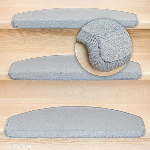 Metzker Stufenmatten Treppenmatten Uni Hellgrau 14 Stück Halbrund | Velourteppich von DAS TEPPICHWERK - Trittfläche ca. 65x24cm incl. Klebeband
