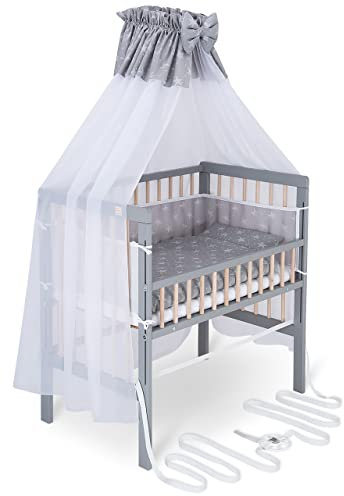 FabiMax Baby Beistellbett für Boxspringbett, TÜV geprüft 2022, inkl. Matratze und Komplettset, Buche massiv grau/Natur, Comfort/weiße Sterne auf grau