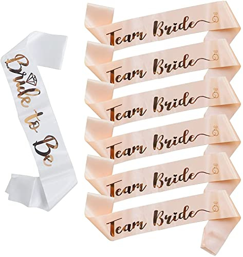 JUSTOTRY 7 Stück JGA Deko Frauen Schärpen Set-1 White Bride to Be und 6 Team Bride Sash mit glänzender Rose-Gold-Schrift Bachelorette Schärpe Brautjungfer Schärpen für Junggesellenabschied Frauen