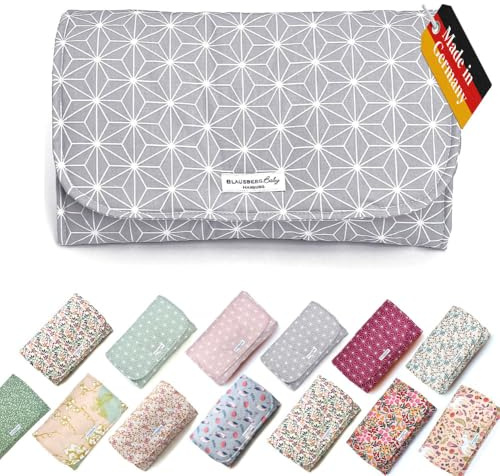 Blausberg Baby – Wickelunterlage für unterwegs, faltbare Wickel-Clutch aus beschichtetem Stoff, wasserdicht & abwaschbar, kompakt für Handtasche, nachhaltig (Happy Star Grau)