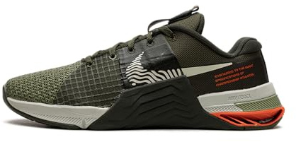 Nike DO9328-301 Metcon 8 Uomo, Cargo Khaki/Light Bone-Sequoia-Alligator EU 47.5