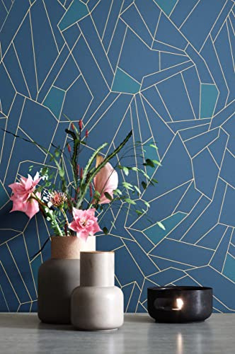 Newroom Vliestapete Blau Grafisch Tapete Wohnzimmer Art Deco Ansatzfrei | Petrolblaue Facetten mit goldenen Konturlinien, matte Struktur, Mustertapete Wandtapete für Schlafzimmer Flur Büro