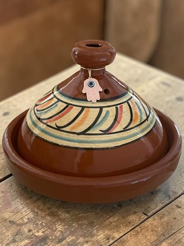 ORIGINAL Tajine Marocain Ø 30 cm Fait Main au Maroc – Terre Cuite Naturelle Sans Plomb – 5/6 Personnes – Avec Accessoires Inclus (Tajine Berbère Motif 2)