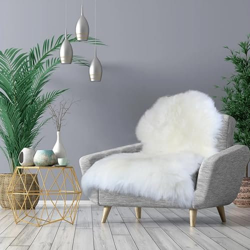 Andreas Dell Echtes Schaffell Weiß Natur – Premium Lammfell Teppich, Kuschelig Weiches Fell, Öko-Tex Geprüft, Wärmeisolierend & Atmungsaktiv – Deko, Sitzauflage für Sofa, Bett & Stuhl (L:100-110cm)