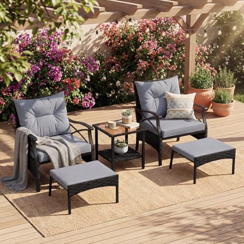 GIANTEX 5-teiliges Rattan Gartenmöbel Set, Balkonmöbel Kleiner 2-4 Personen, Lounge Möbel Outdoor mit Tisch, 2 Sessel, 2 Hocker, inkl. Rückenkissen & Sitzkissen, Terrassenmöbel